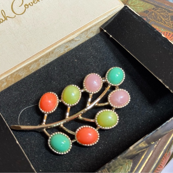 🍭 Vintage Sarah Coventry “Candy Land” Brooch with Original Box – 1960s - Picture 4 of 6